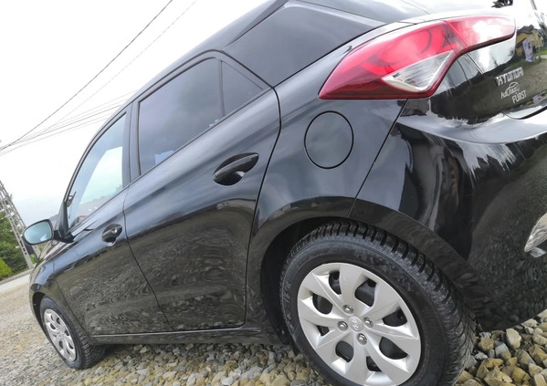 Hyundai i20 cena 25900 przebieg: 179000, rok produkcji 2015 z Skarszewy małe 781